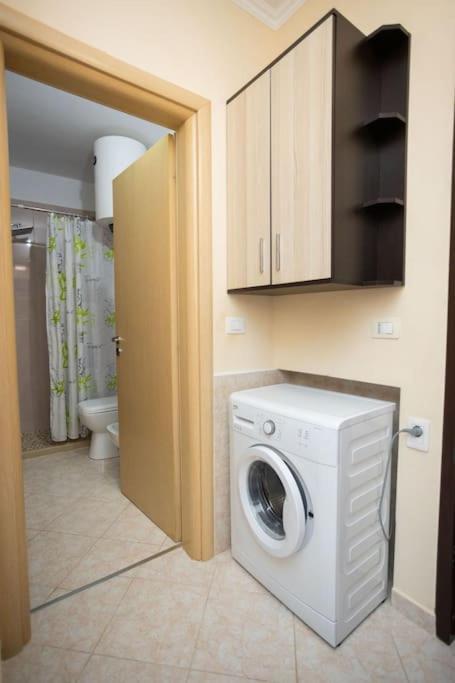 Side Comfort Flat 5 Leilighet Vlorë